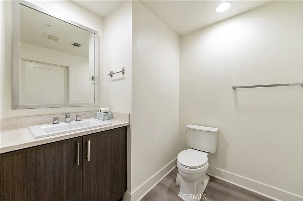 3 bed, 1832 sqft, $4,850 — Photo 4