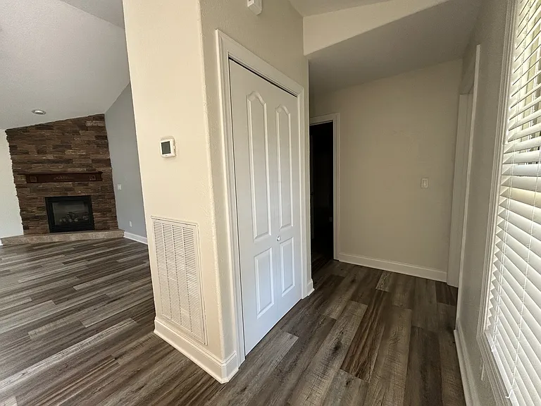 40 Brooks Ln — Photo 4
