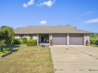 1188 Hampton Rd, Reeds Spring, MO 65737