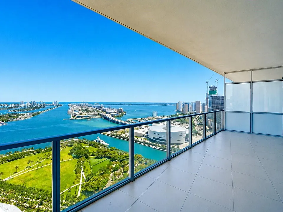1100 Biscayne Blvd #4402