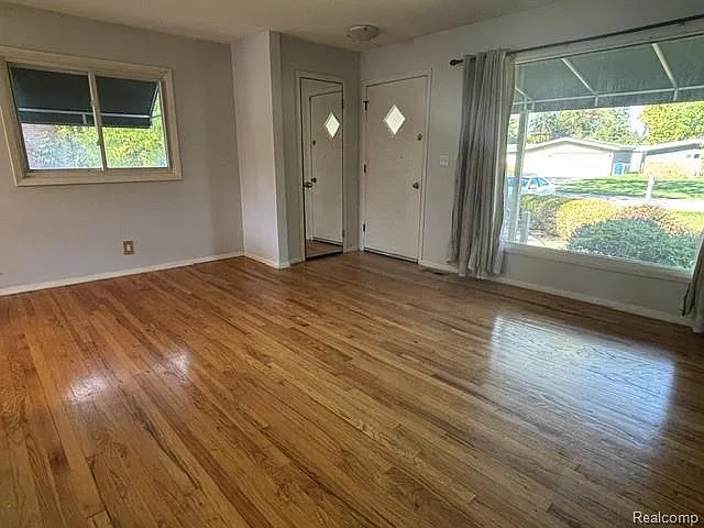 2 bed, 2.0 bath, 2050 sqft, $1,850 — Photo 4