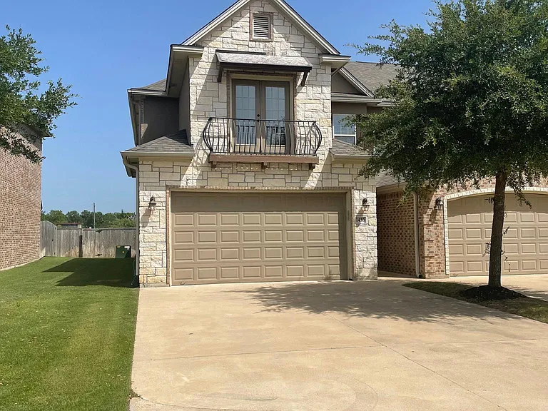 1430 Crescent Ridge Dr — Photo 4