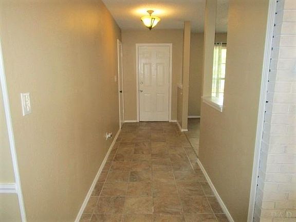 3rd image of 7451 Baywoods Ln