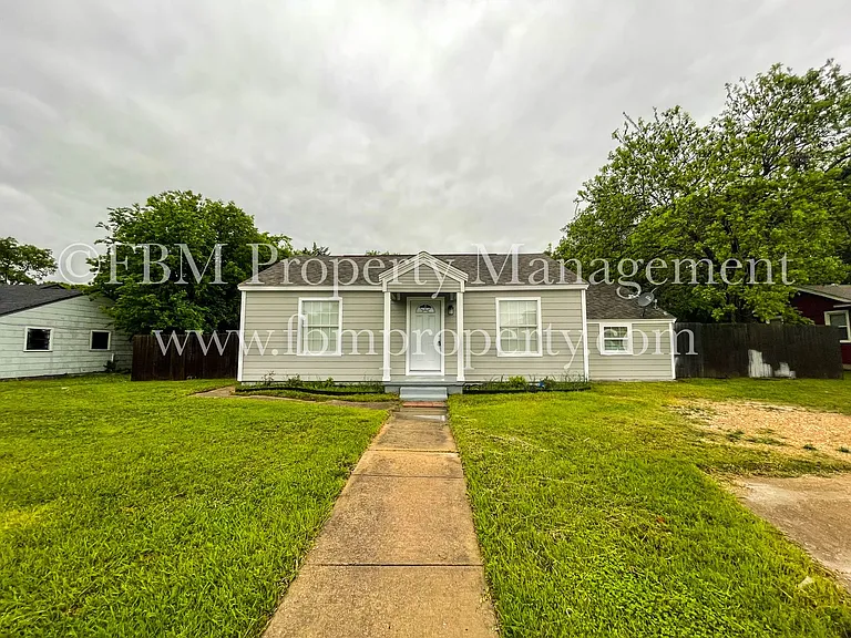 207 Kirksey St — Photo 1