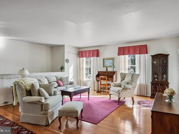 3522 Neils Ct, Mount Laurel, NJ 08054