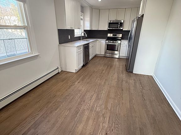 2nd image of 105 Woodland Ave #2