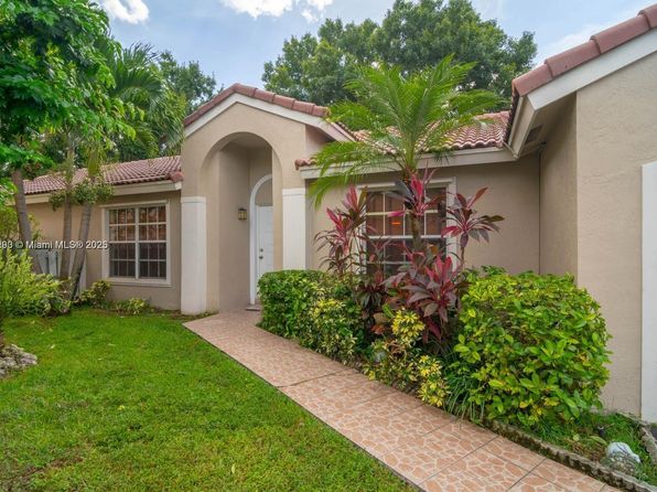 1217 NW 125th Ter
