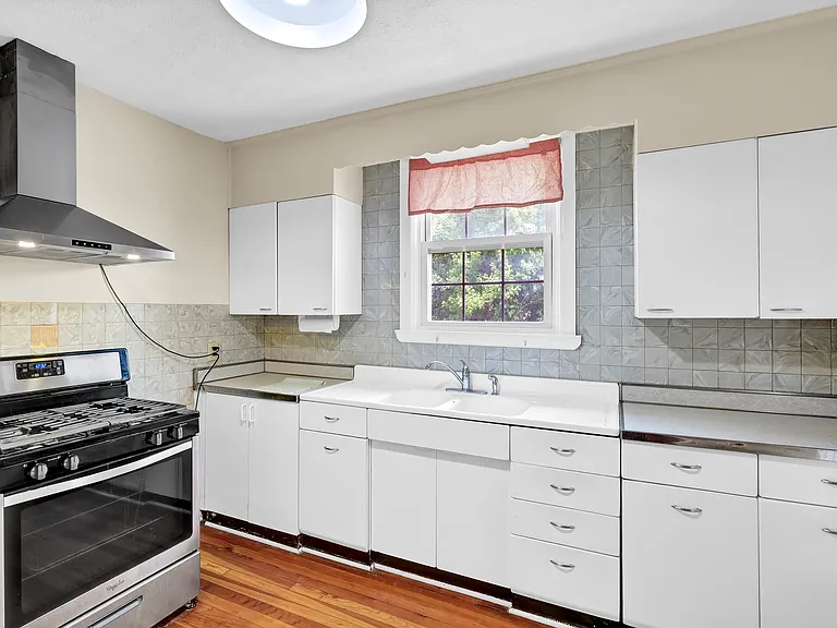 1239 Rufer Ave #3 — Photo 3