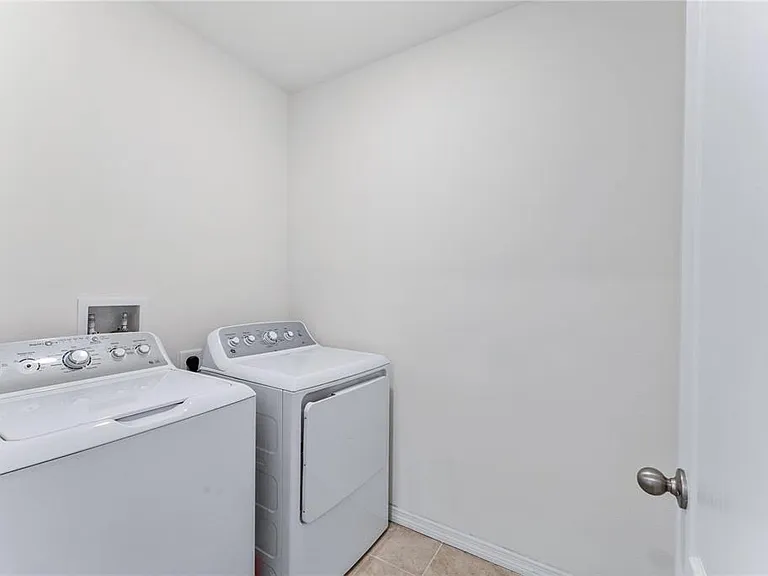 5038 Foxglove Cir — Photo 38