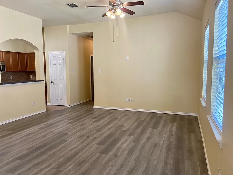 1213 Redman Ave — Photo 3