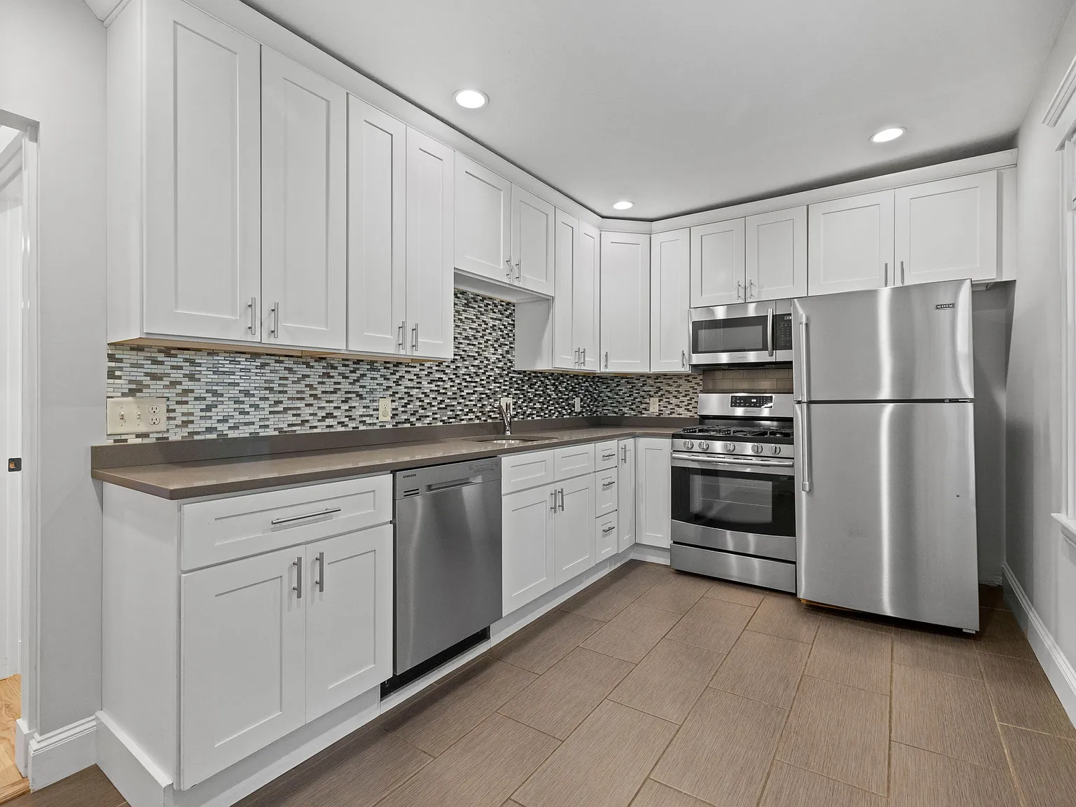 2 bed, 800 sqft, $2,695 — Photo 4