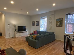 2032 Race St APT 1R, Philadelphia, PA 19103