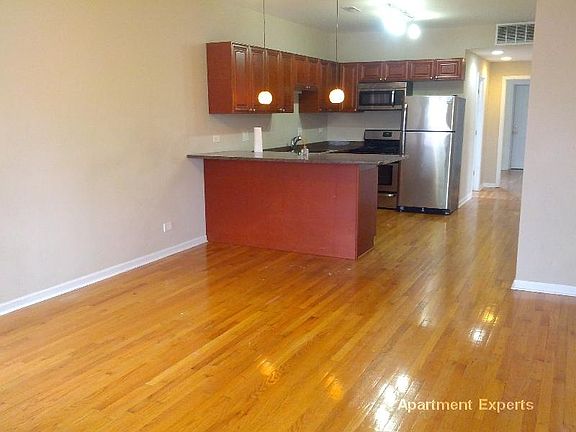 2nd image of 4842 N Albany Ave APT 3