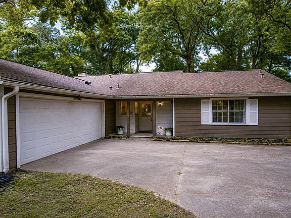 4th image of 340 Rolling Hills Dr