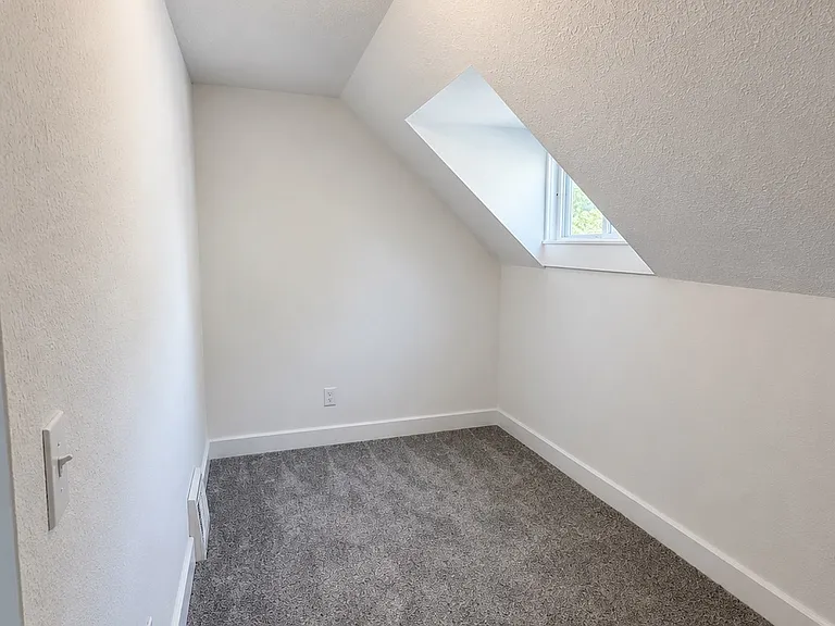 2002 Valentine Ave #2 — Photo 21