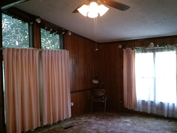 3rd image of 1699 Plain St