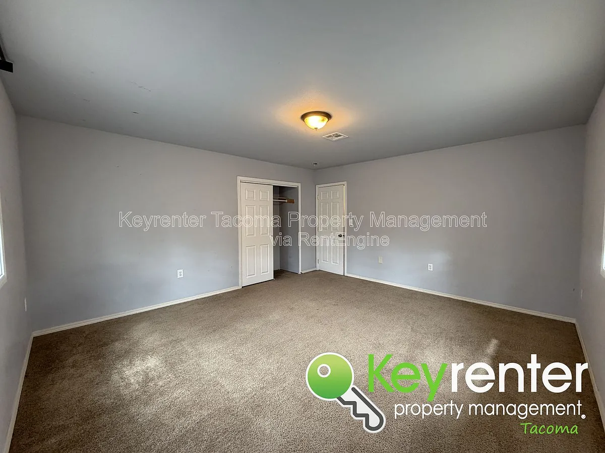 Building Photo - 6526 S D St #3