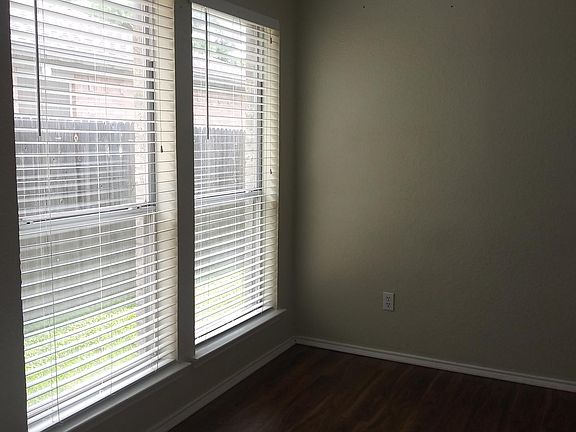 4th image of 8144 Spruce Valley Dr