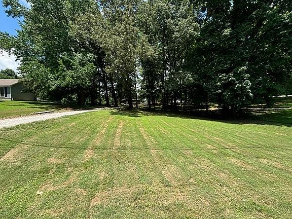 3rd image of 186 Kincaid Dr