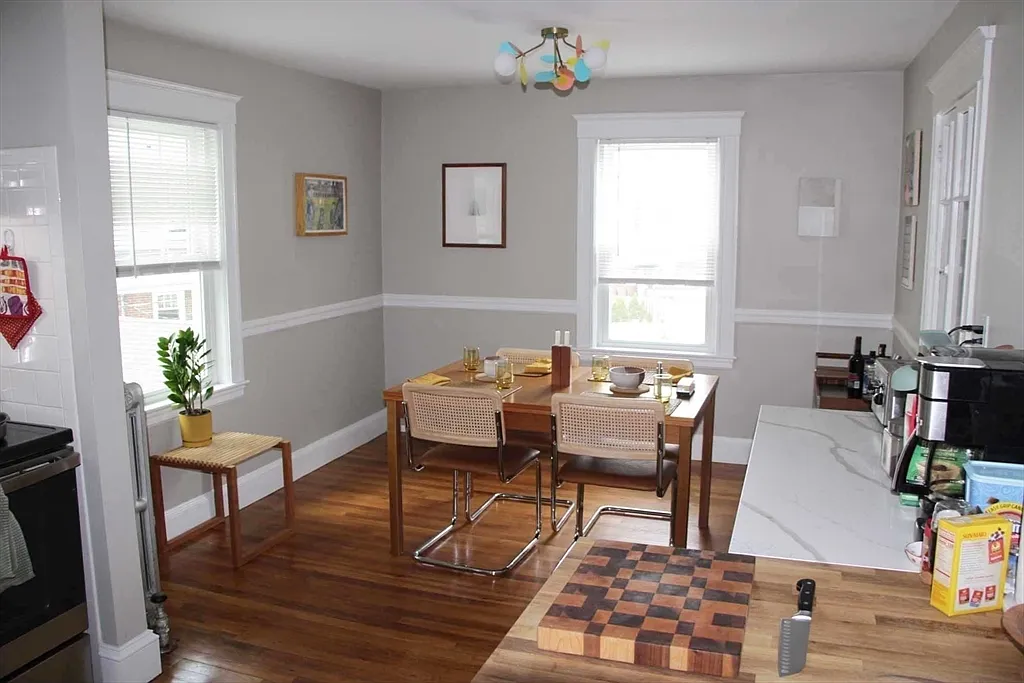 1 bed, 1.0 bath, 900 sqft, $2,300 — Photo 2