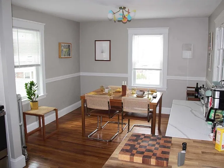 58 Parkway Cres #2 — Photo 2