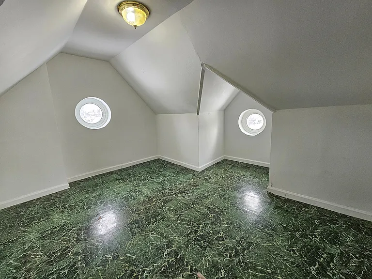 816 W Wayne St — Photo 23