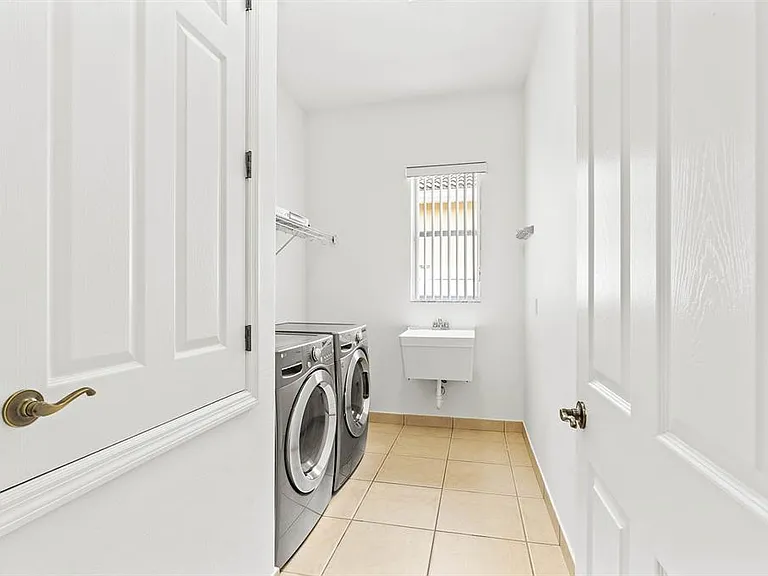 3877 Shoreview Dr — Photo 29