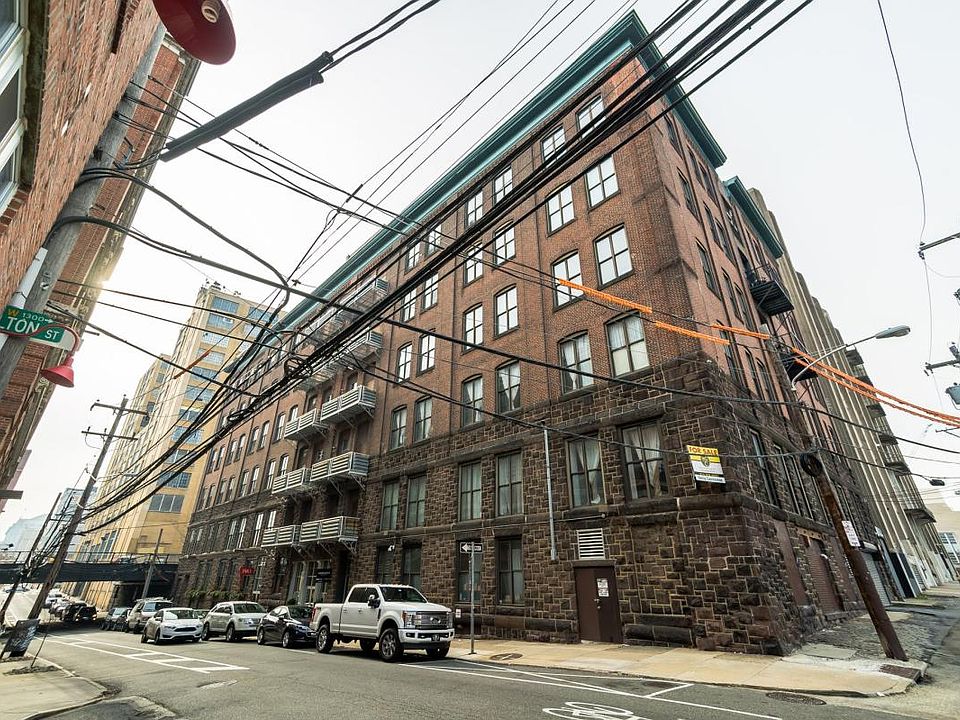 1st image of 428 N 13th St APT 6G