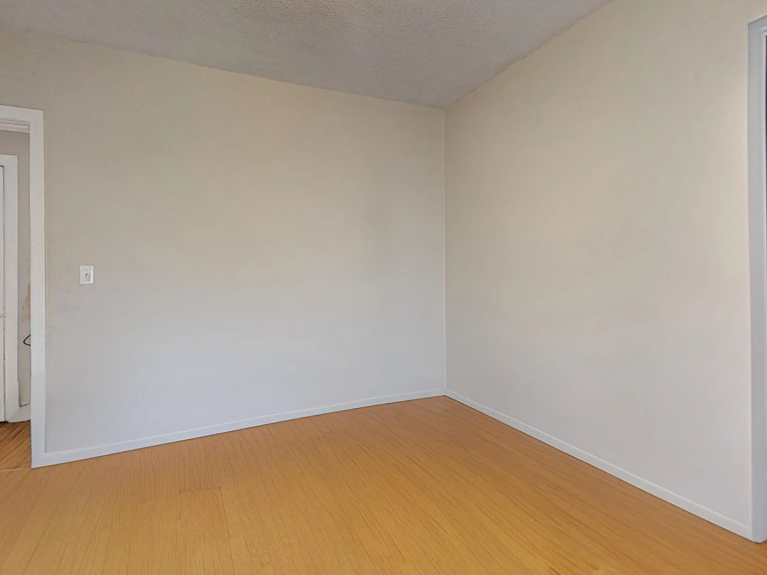 3 bed, 9999 sqft, $3,125 — Photo 4