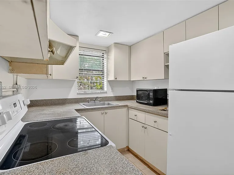 1600 S Le Jeune Rd #9 — Photo 10