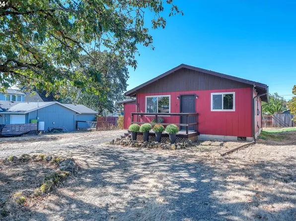 385 N 7th St, Saint Helens, OR 97051
