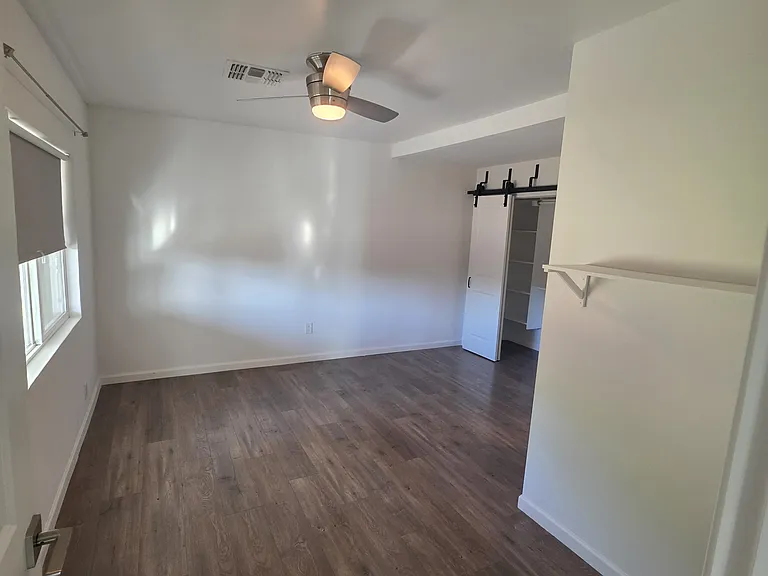 2238 E Mulberry Dr — Photo 7