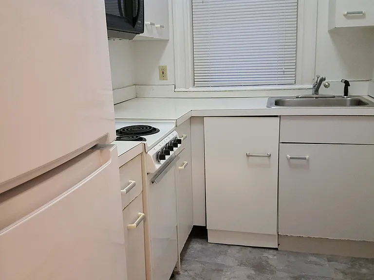 1673 Commonwealth Ave #9 — Photo 2