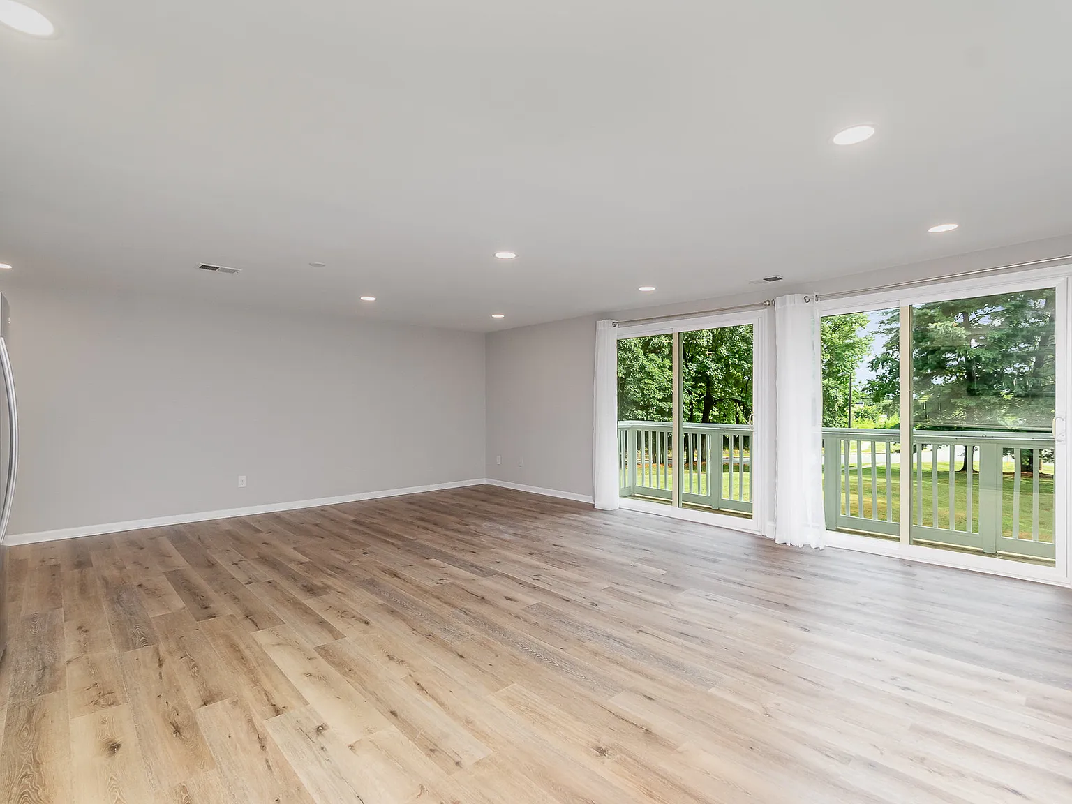 University Area Rental — Photo 3