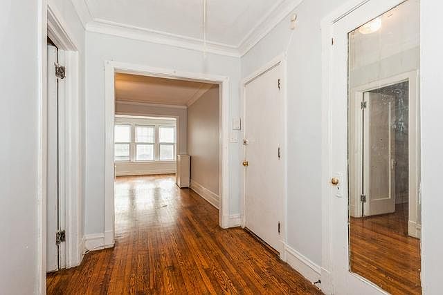 1st image of 6517 N Bosworth Ave APT 2
