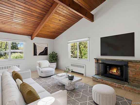 5th image of 6 Split Oak Drive