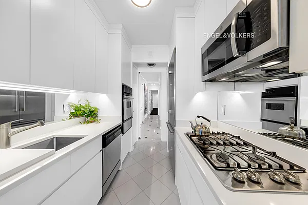 Kitchen, photo 1