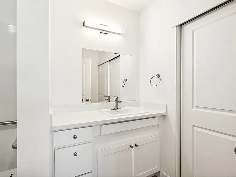 Tran Villa Apartments — Photo 22