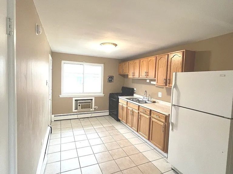 Keystone Ave — Photo 2
