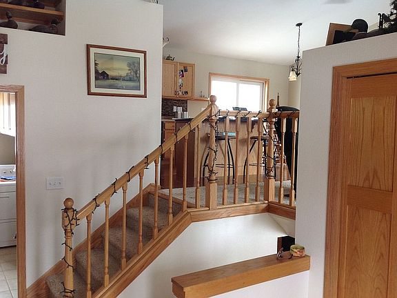 entry looking to kitchen