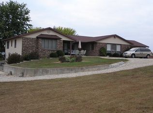 7712 Twin Lake Dr, Jefferson City, MO 65101