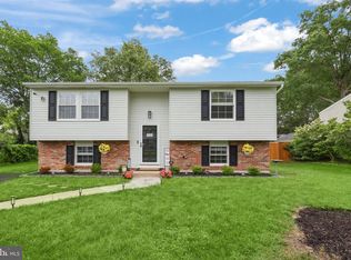 7913 Fitzroy St, Alexandria, VA 22309