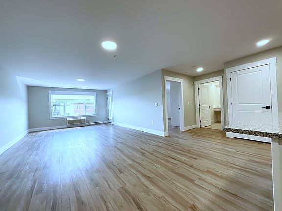 4th image of 40 Patience Ln #312