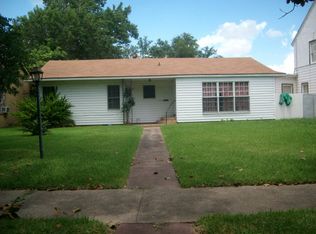 3843 Lakeshore Dr, Port Arthur, TX 77642