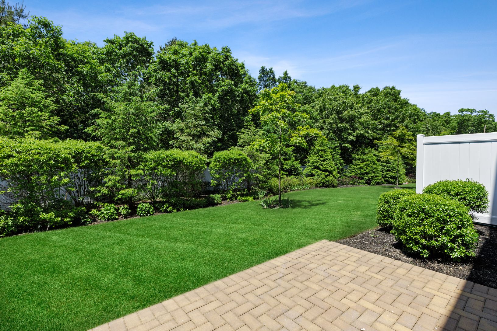  Plenty Of Room For Grilling and Dining Alfresco