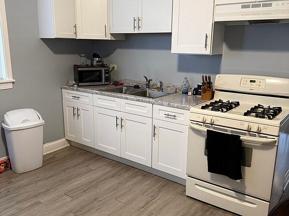 5th image of 3704 W 58th St