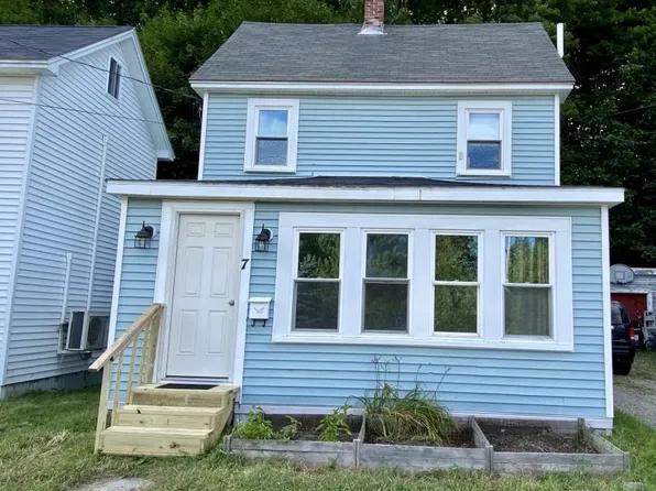 7 Margin St, Orono, ME 04473