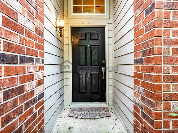 4th image of 121 Serene Hollow Ln