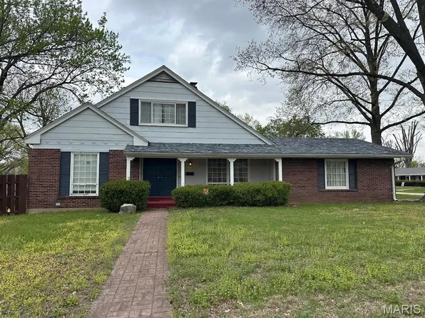 3725 Helmkampf Dr, Florissant, MO 63033