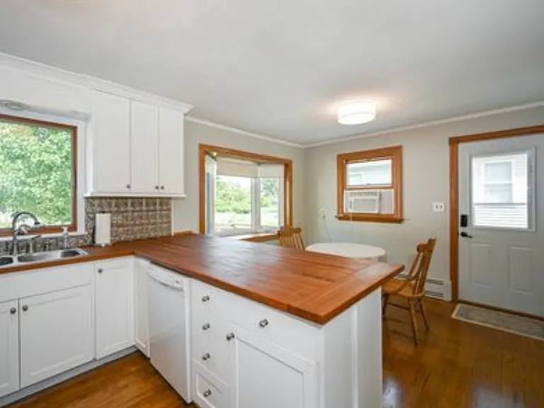 108 S Craig Pl — Photo 3